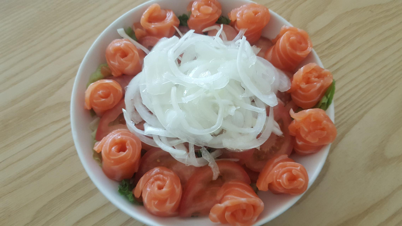 320. 연어샐러드.jpg