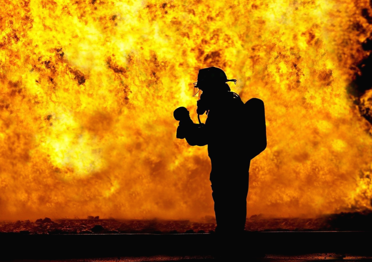 fire-fighter-2098461_1280.jpg