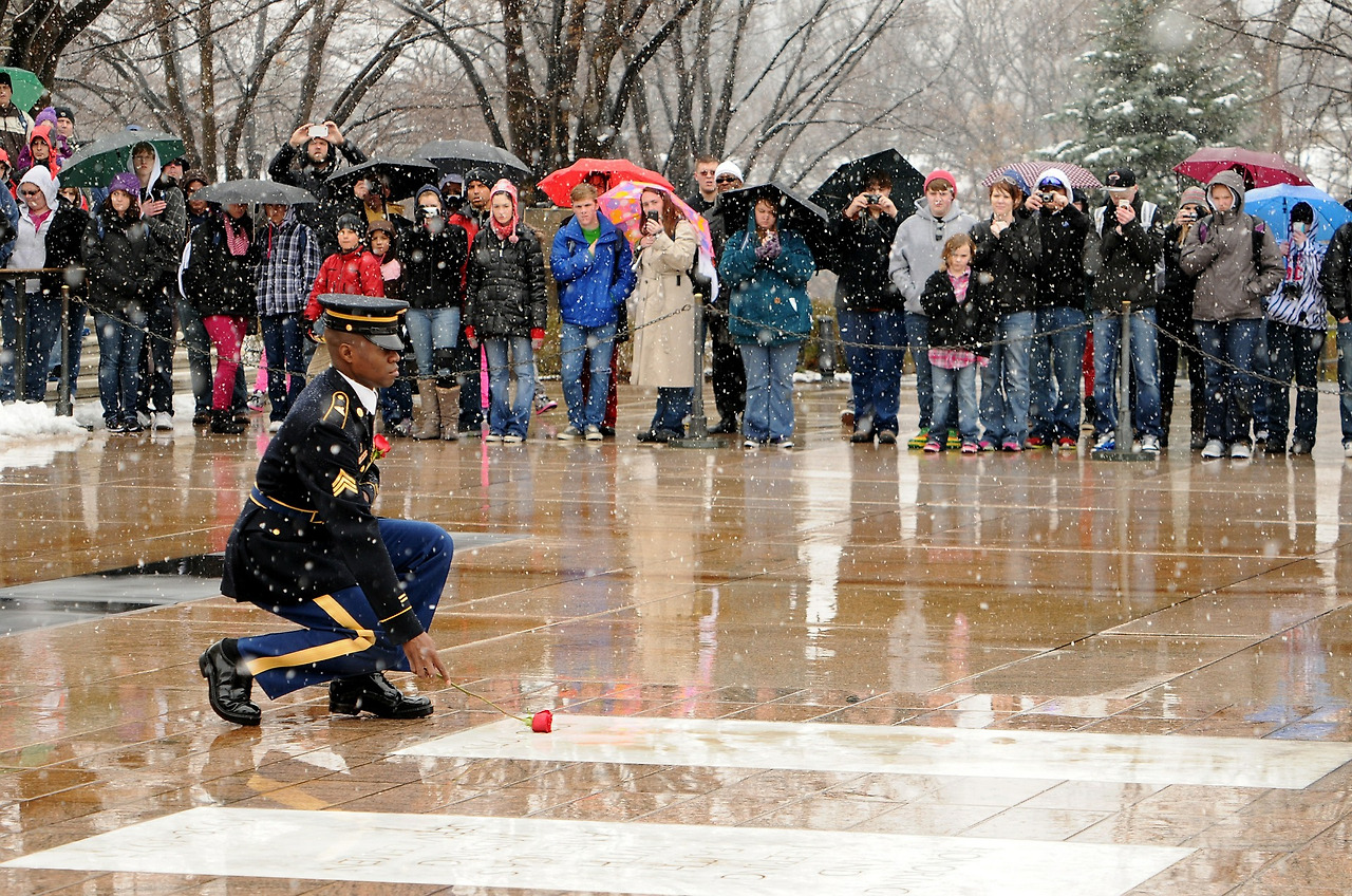 unknown-soldier-tomb-376482_1920.jpg