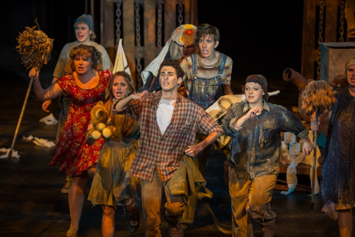 Urinetown_UP_2014-WLA_0014.jpg