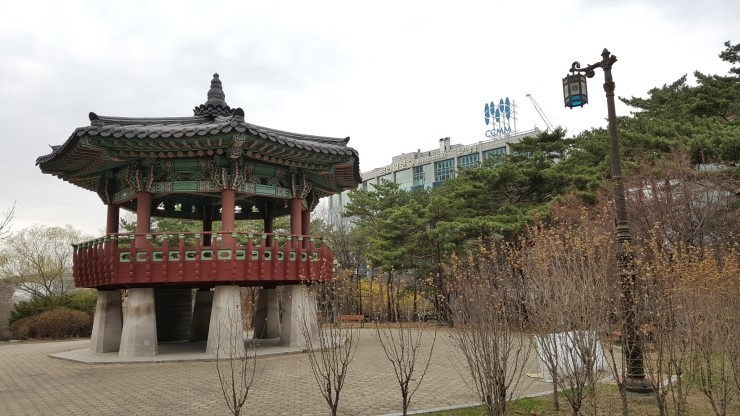 여의도공원_Yeouido_Park,_Seoul,_Korea_6.jpg