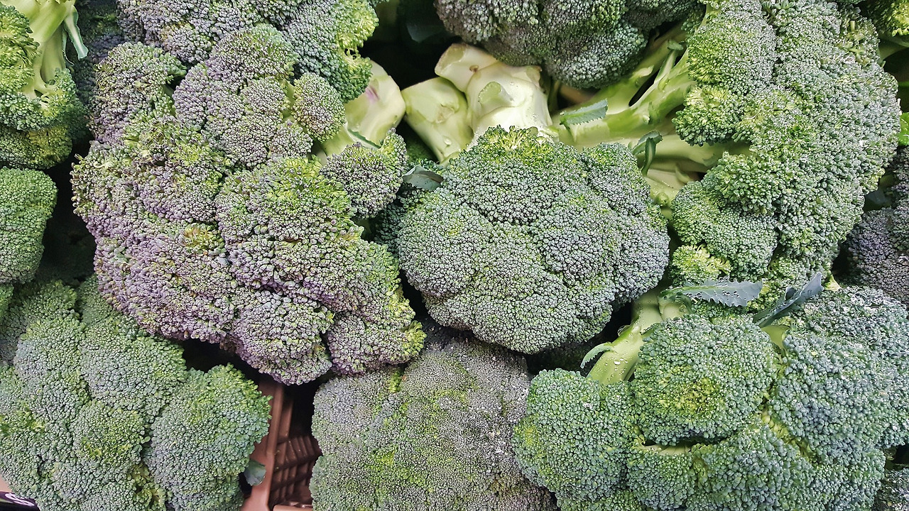 broccoli-1429150_1920.jpg