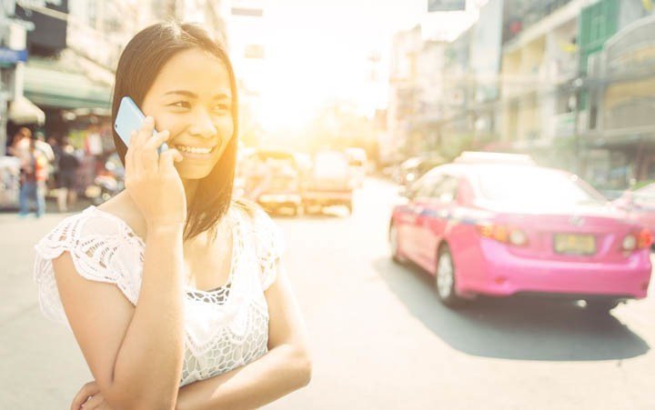 woman-calling-taxi.jpg