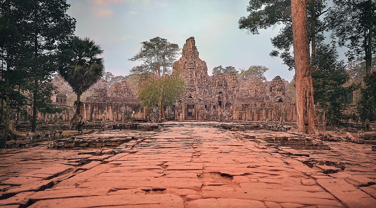 캄보디아 Unsplash @8moments.jpg