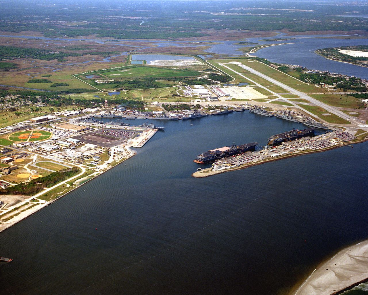 013 요코스카 미 해군기지.jpg