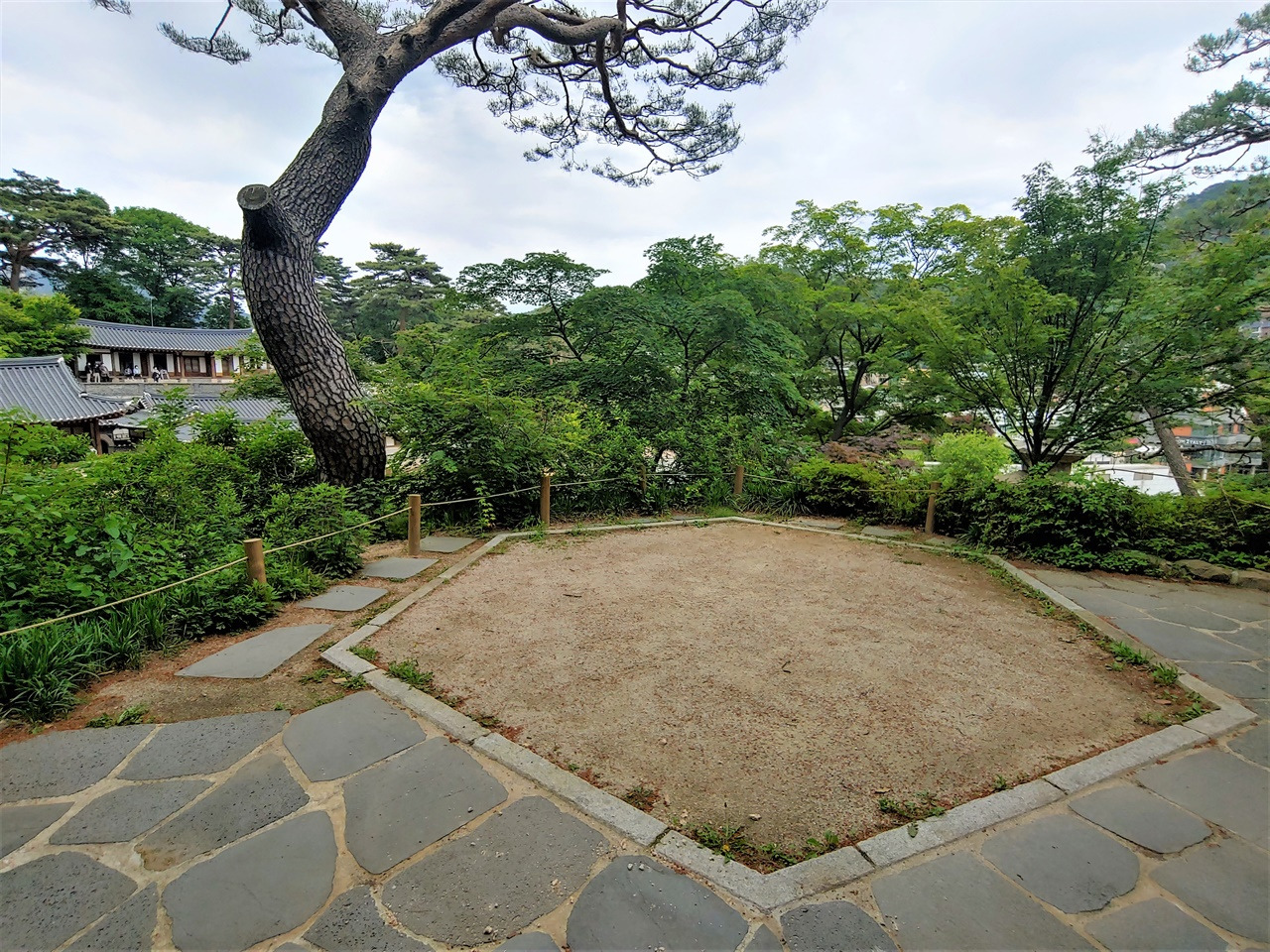 석파정 09_육릉모정(六陵茅亭) 터 .jpg