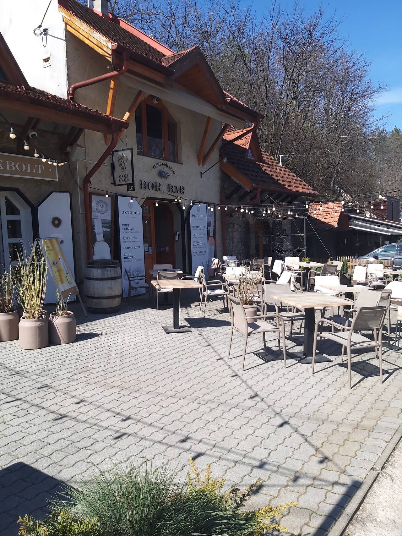 에게르의 카페.jpg