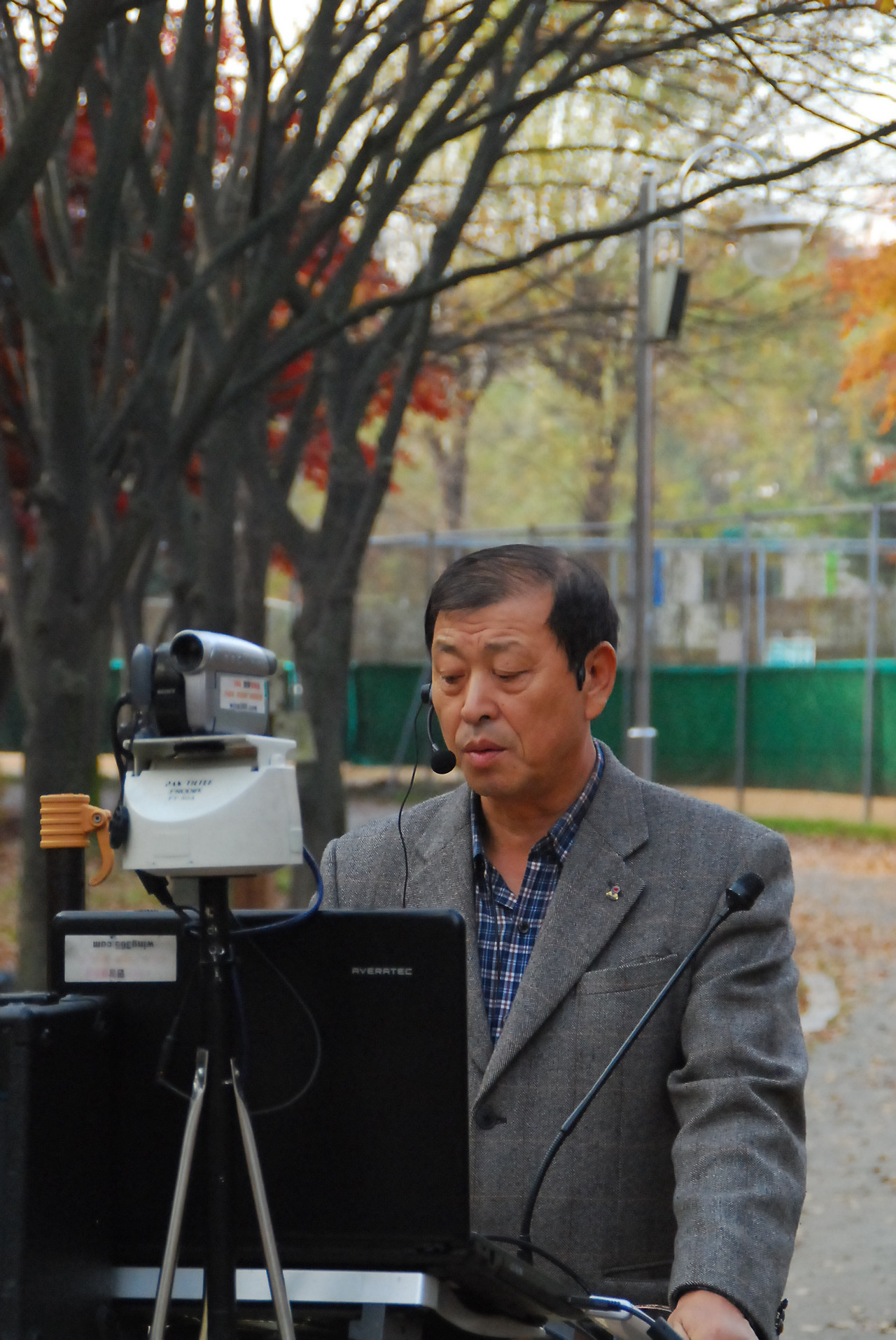 081114 양재 시민의 숲에서 017.jpg