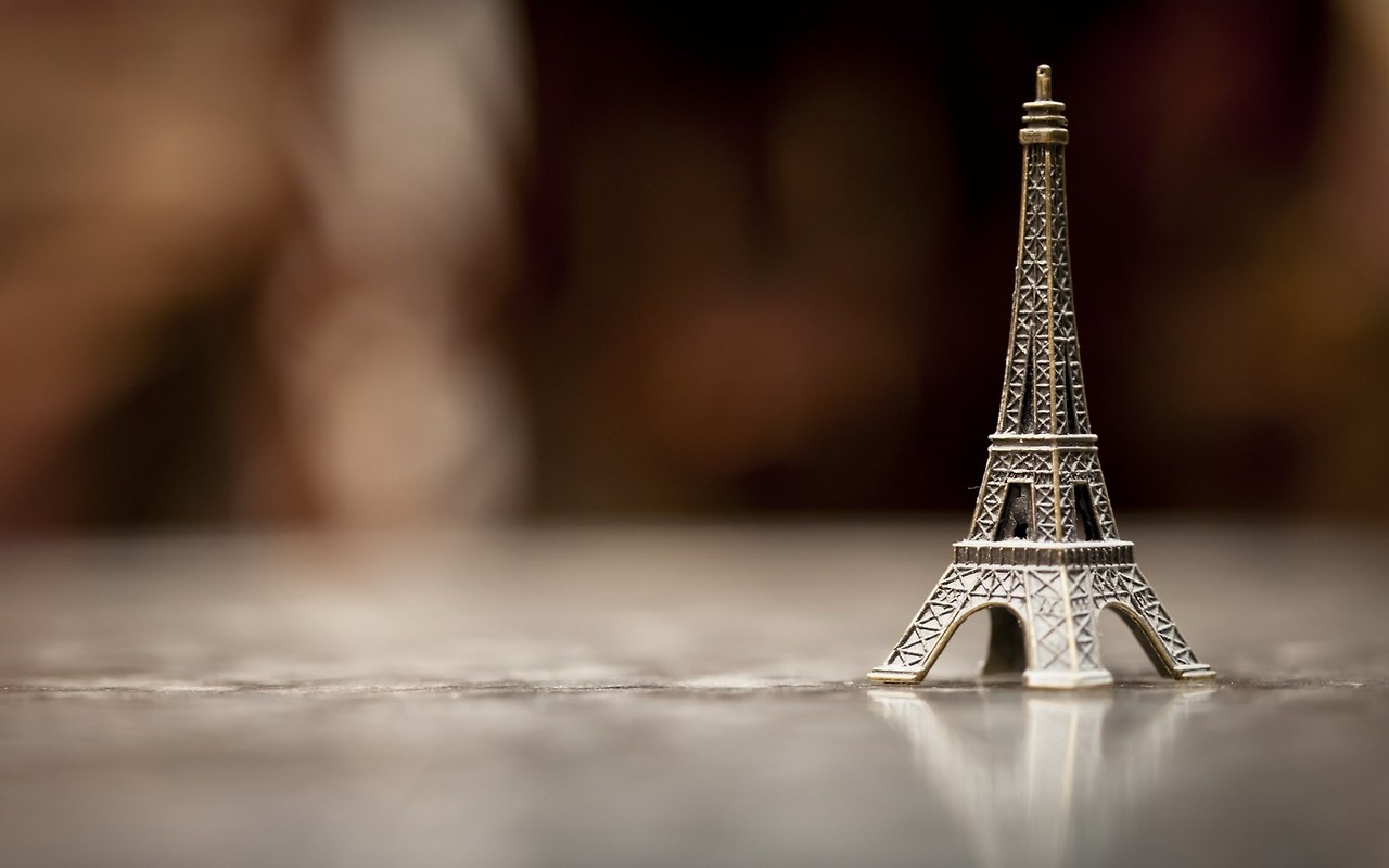 eiffel-tower-close-up-hd-wallpaper.jpg