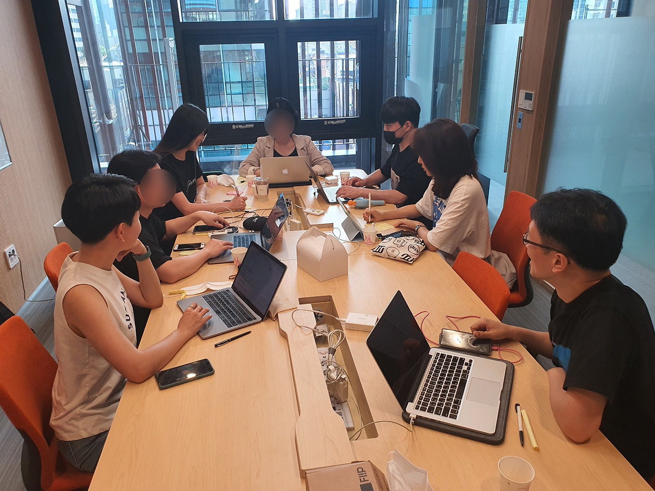 스여일삶 진지한컴퍼니 인터뷰6.jpg