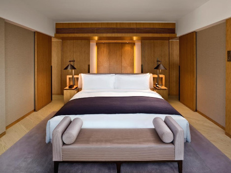 Penthouse bed 2.jpg