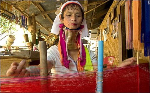 아름다움_카렌족 여인 _BBC인터넷판.jpg