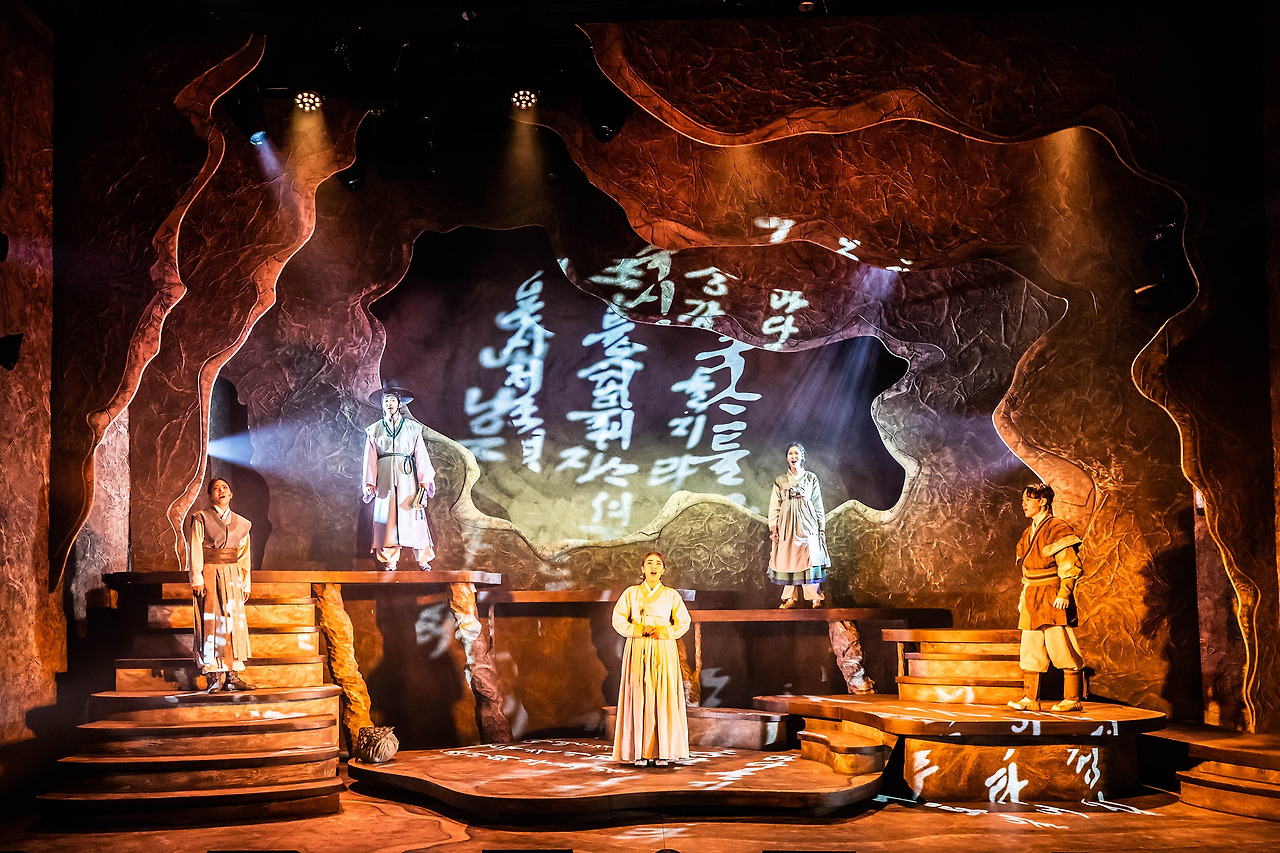 뮤지컬_여기, 피화당_공연사진 6.jpg