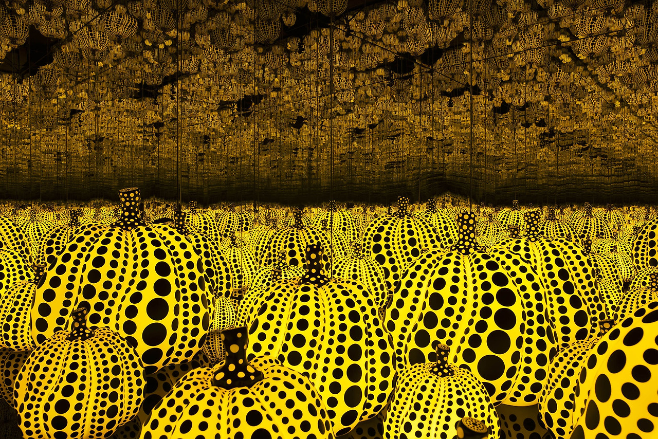 9b064c67-yayoi-kusama-all-the-eternal-love-i-have-for-the-pumpkins-detail-2016.jpg