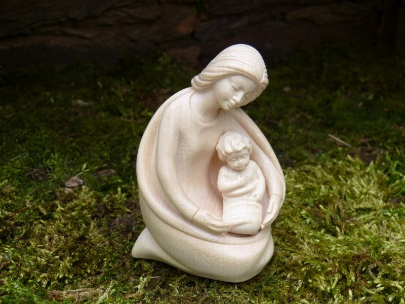 marble-statue-of-madonna-and-child.jpg