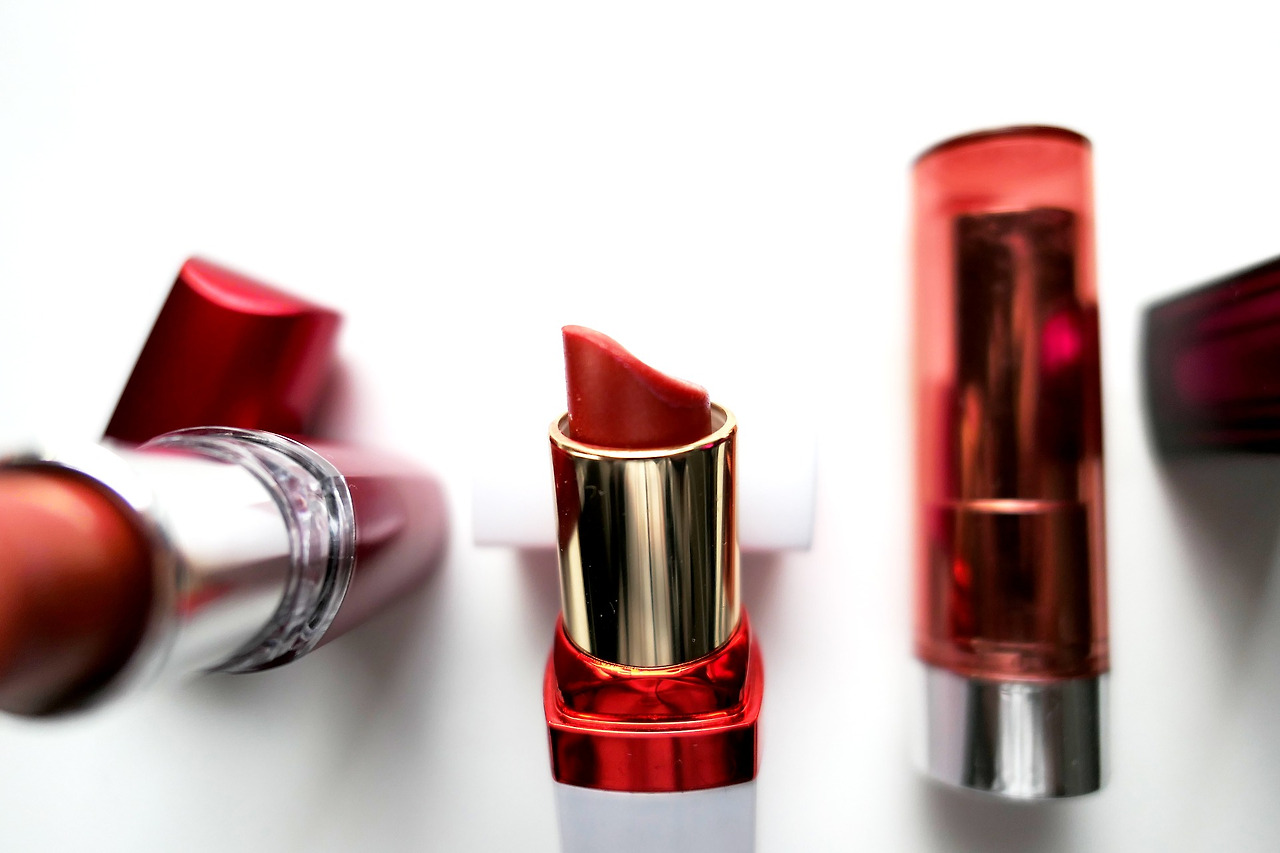 lipsticks-2114263_1920.jpg