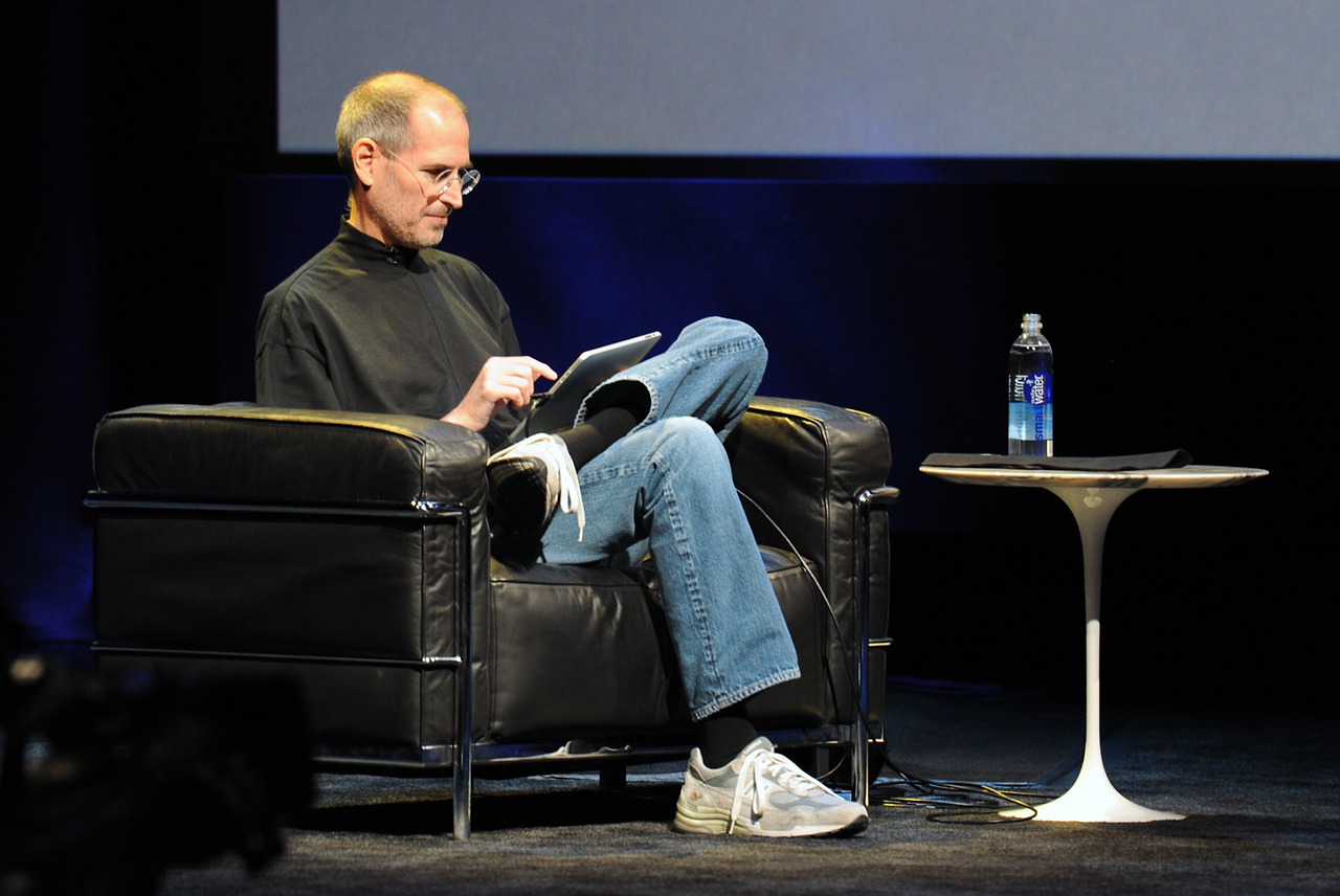 Steve_Jobs_at_Apple_iPad_Event.jpg