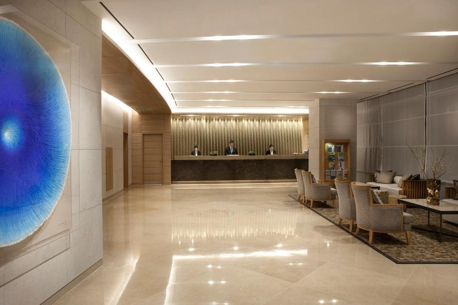2241284-Lotte-City-Hotel-Jeju-Lobby-1-RTS.jpg