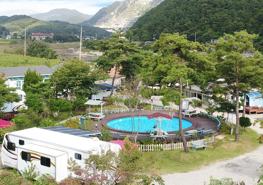 동화카라반 펜션1.jpg