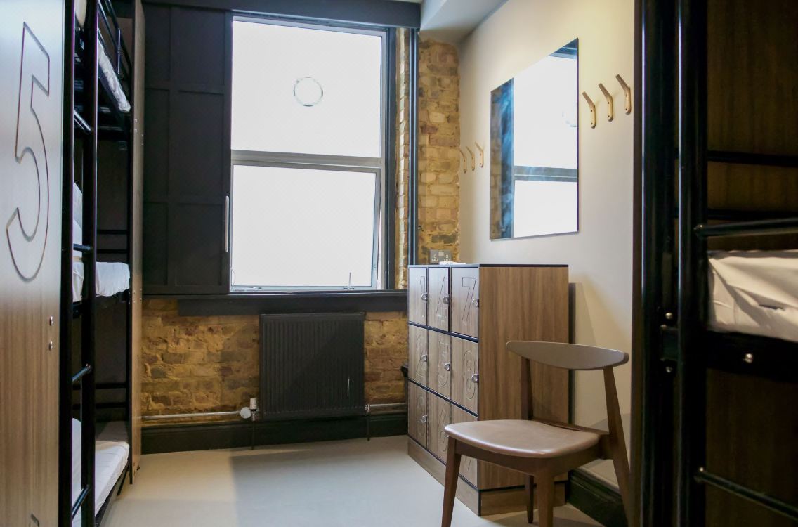 펍러브  엑스머스 암스 유스턴 (7).jpg