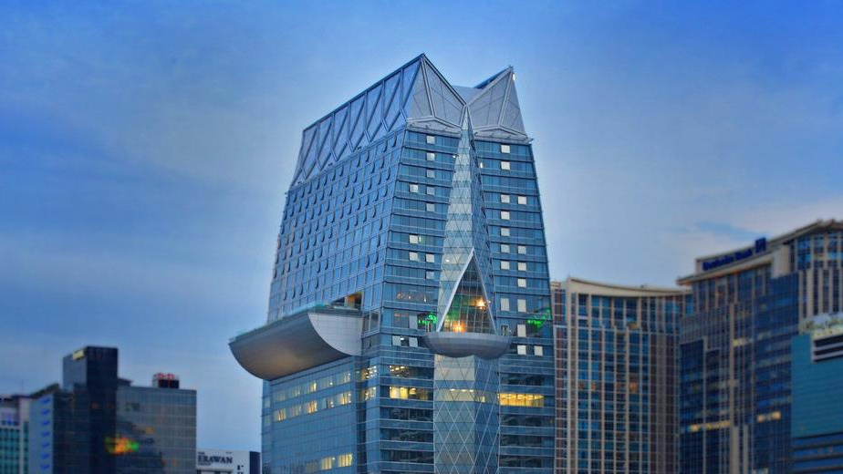 The_Okura_Prestige_Bangkok_-_building_shot.jpg