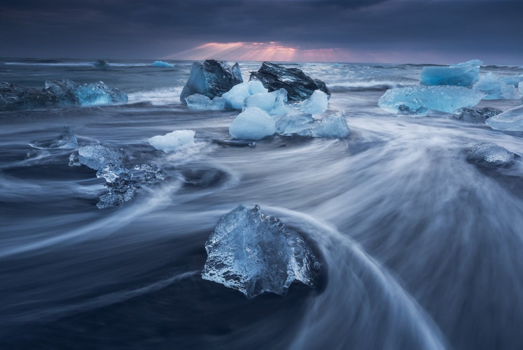 how-to-photograph-the-diamond-beach-in-iceland-7-1068x714.jpg