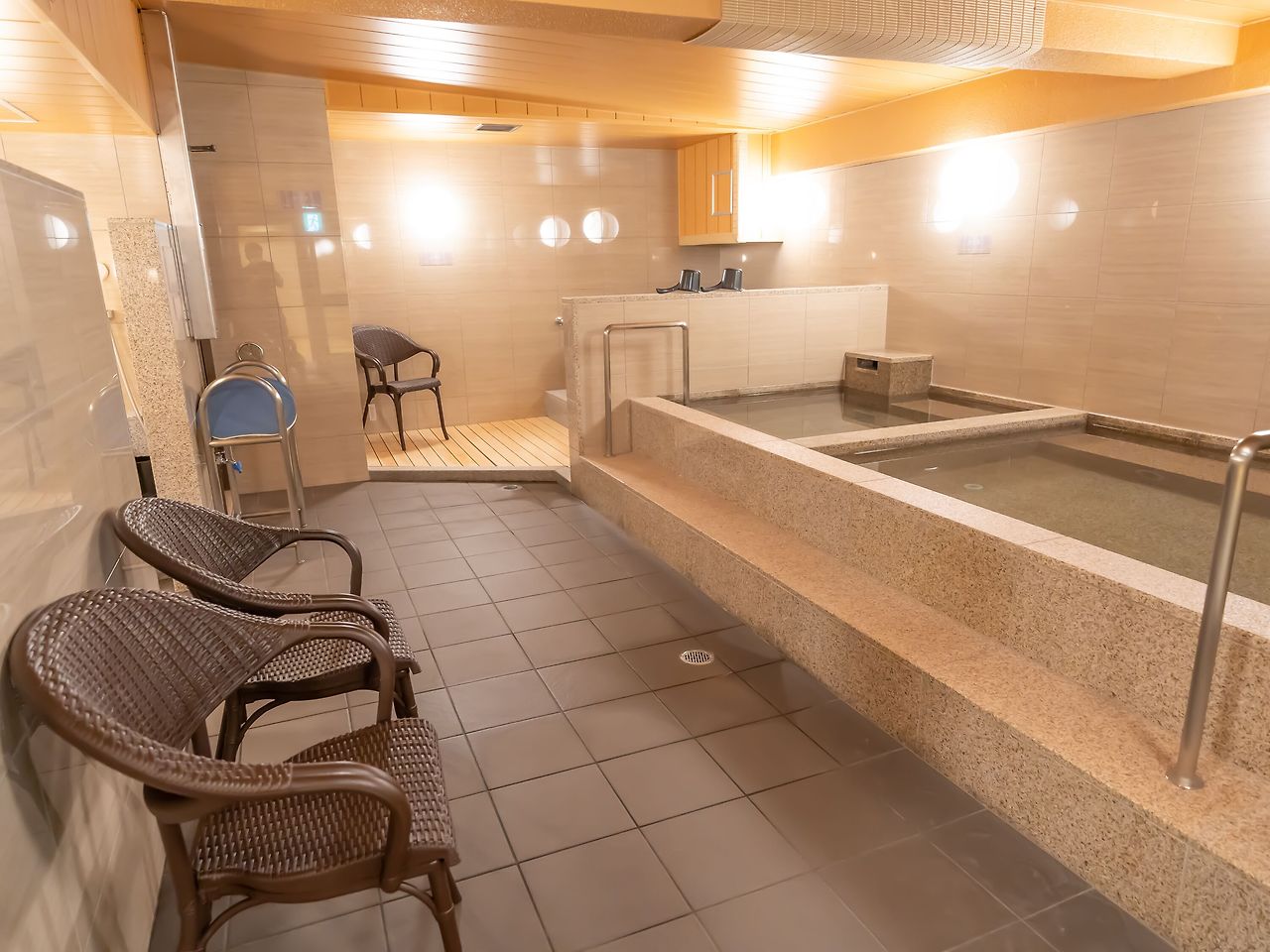 오사카 혼자 여행_신사이바시 아티인 (11).jpg