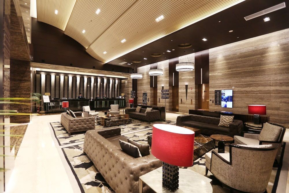 오크우드 로비.jpg