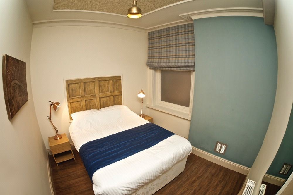 펍러브  엑스머스 암스 유스턴 (5).jpg