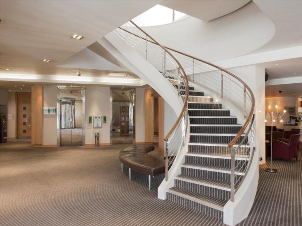 홀리데이 인 런던 히드로 (2).jpg