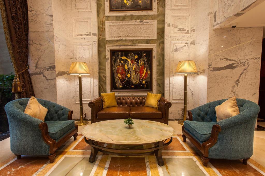 라피스 로비.jpg