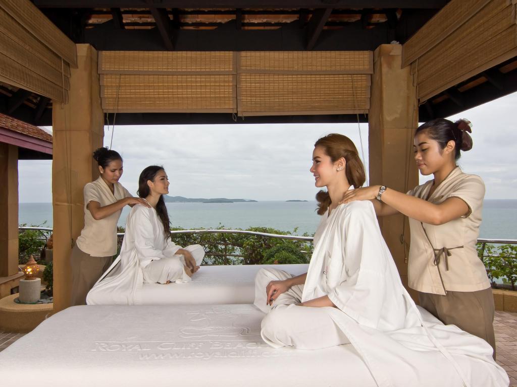 로열 클리프 비치 테라스 (3).jpg