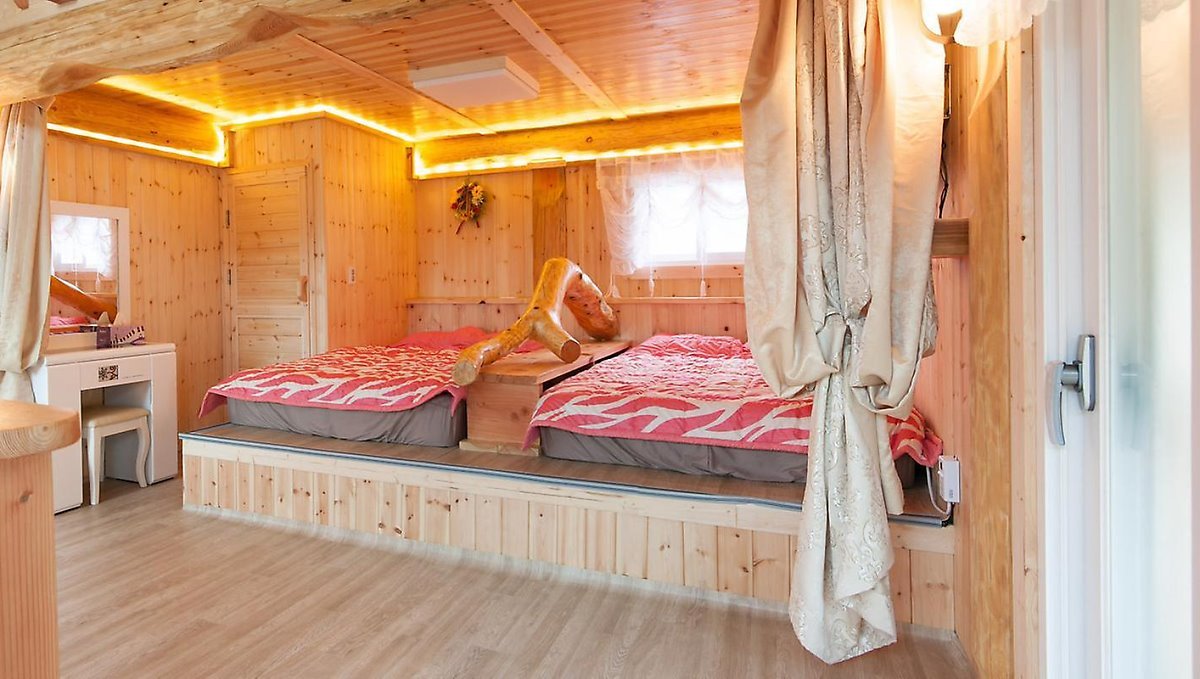 숲속애 통나무 마을 (5).jpg