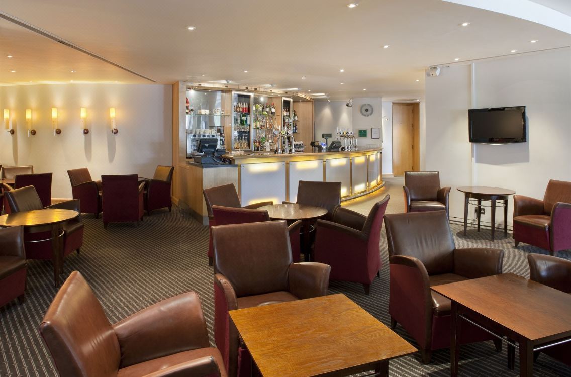 홀리데이 인 런던 히드로 (4).jpg