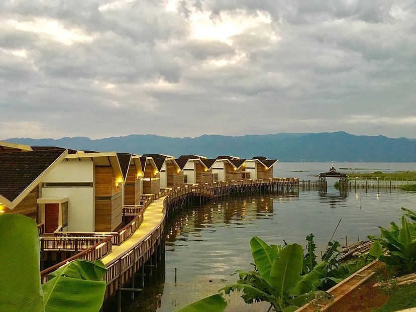 후핀 인레 카웅 다잉 빌리지 리조트 (1).jpg