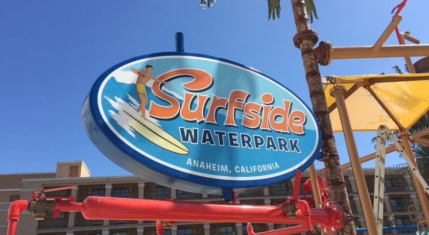 코트야드 바이 메리어트 애너하임 씸 파크 엔트런스 (9).jpg