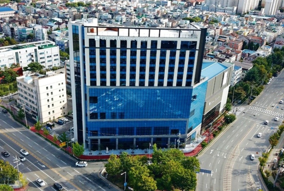 grandhillstone-7 (1).jpg