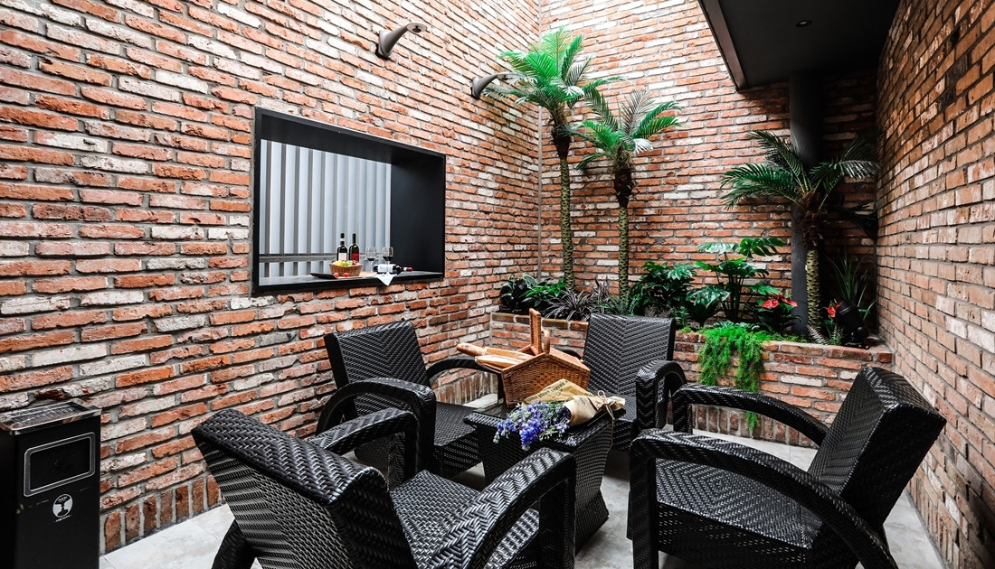 mari hotel-room 2.jpg