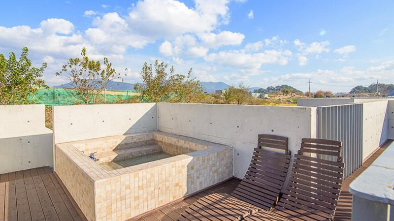 19 통영 - 모노퍼니펜션.jpg