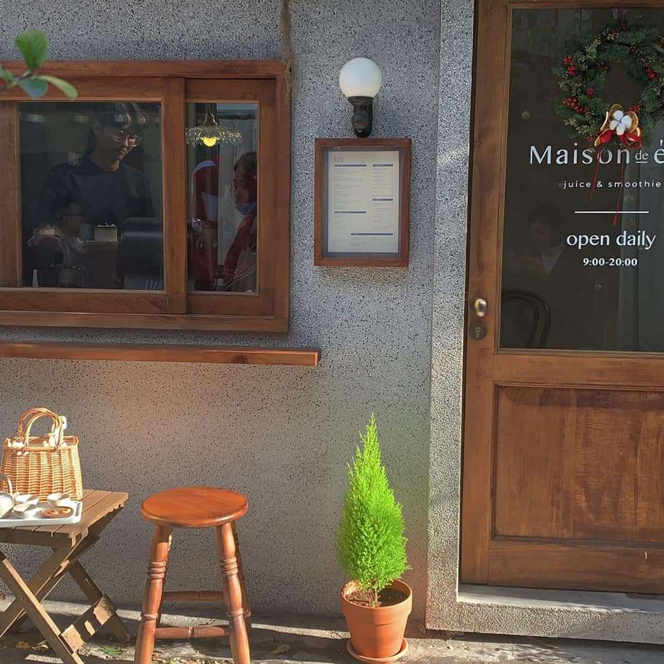 Maison de Éte’_1.jpg