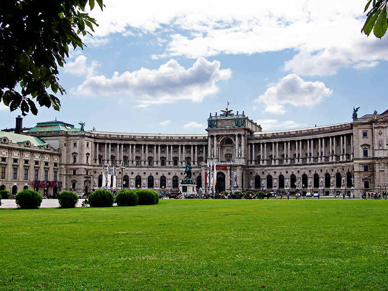 05 호프부르크 왕궁.jpg