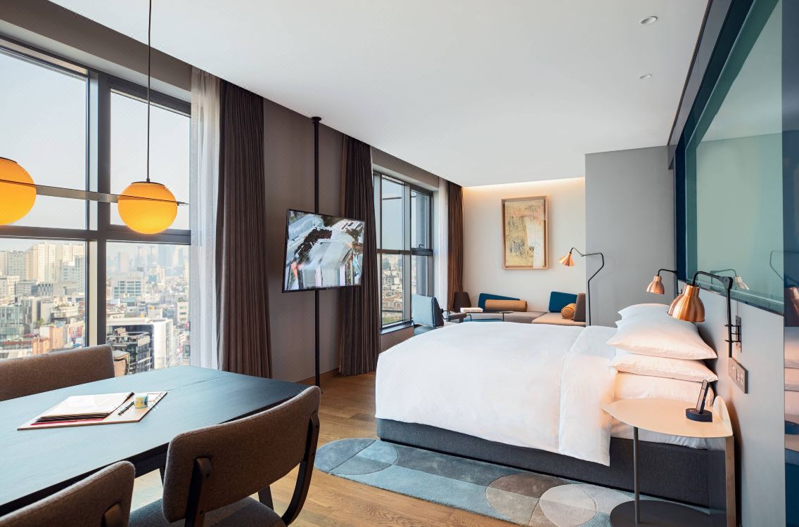 라이즈 오토그래프 컬렉션 (4).jpg