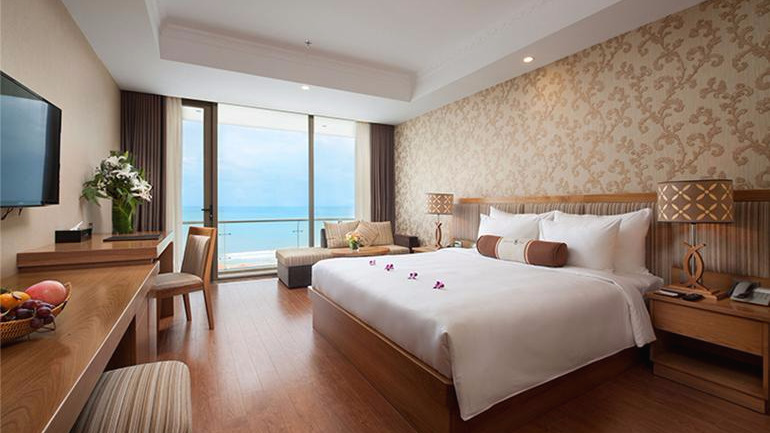ava-premier-double-diamond-sea-hotel-da-nang.jpg