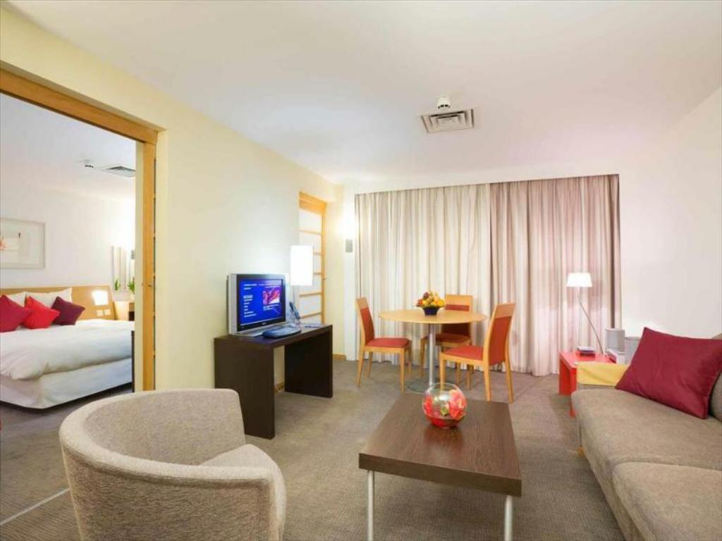 노보텔 런던 히드로 에어포트 (4).jpg