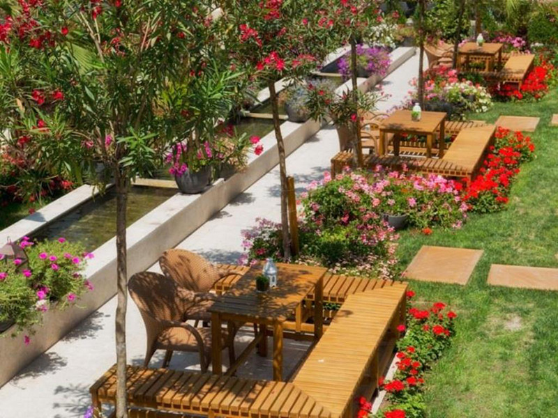 10 수라 하지아 소피아 호텔.jpg