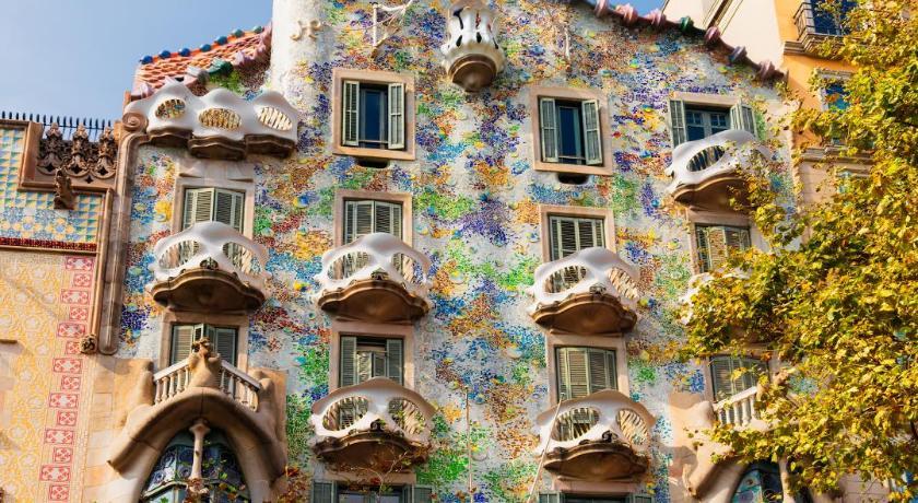 2_한국인 선호 여행지_바르셀로나 (1).jpg