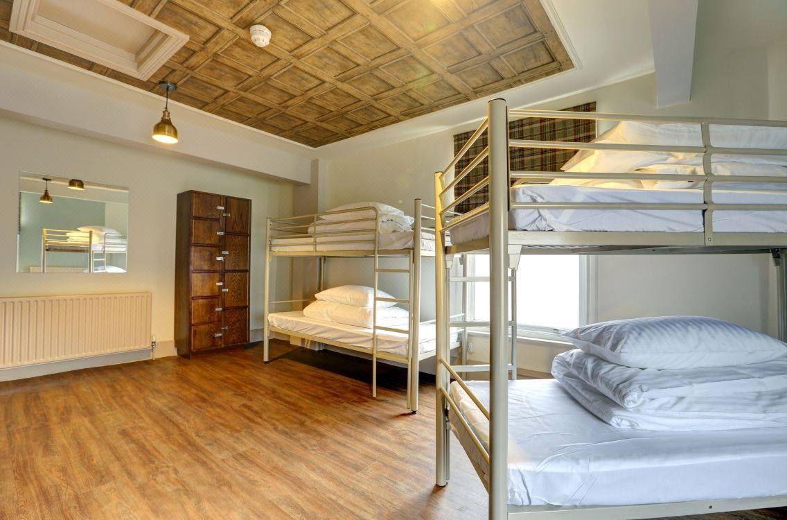 펍러브  엑스머스 암스 유스턴 (2).jpg