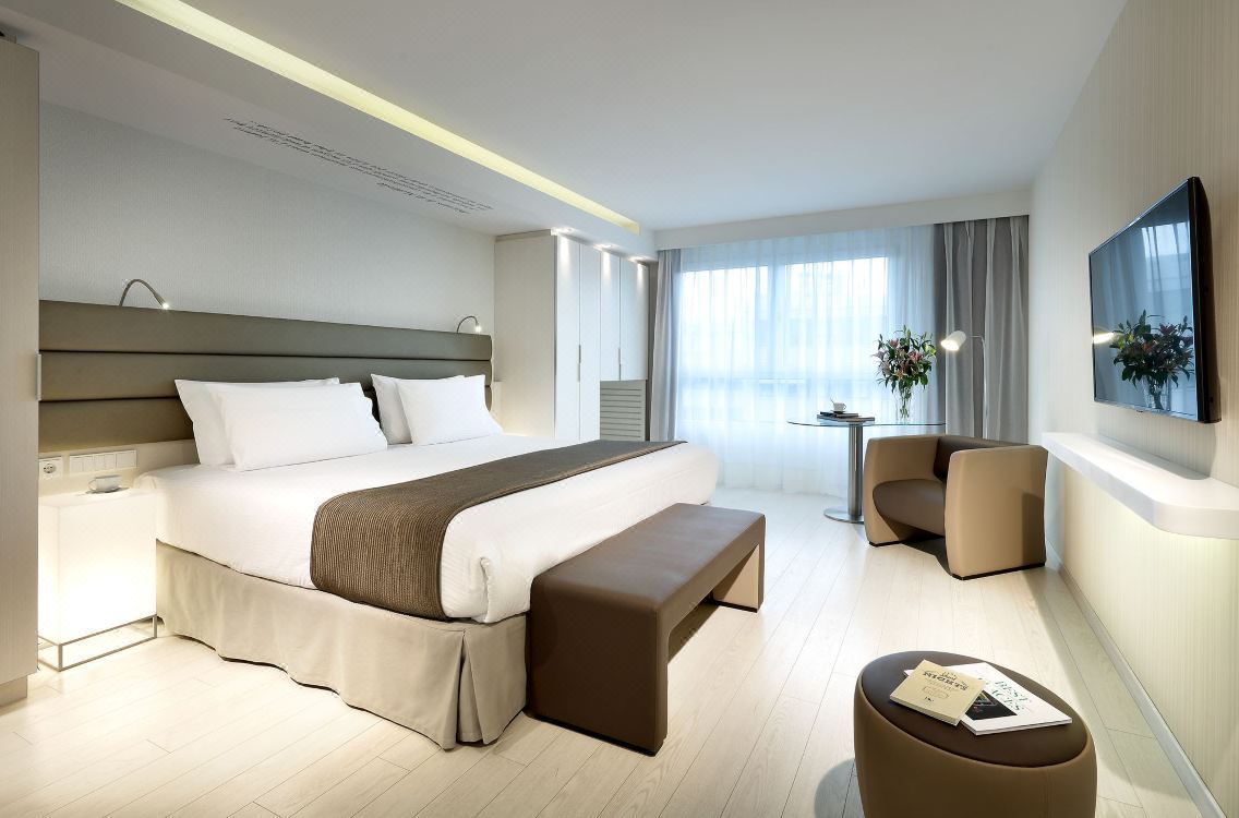 유로스타스 북 호텔 (2).jpg