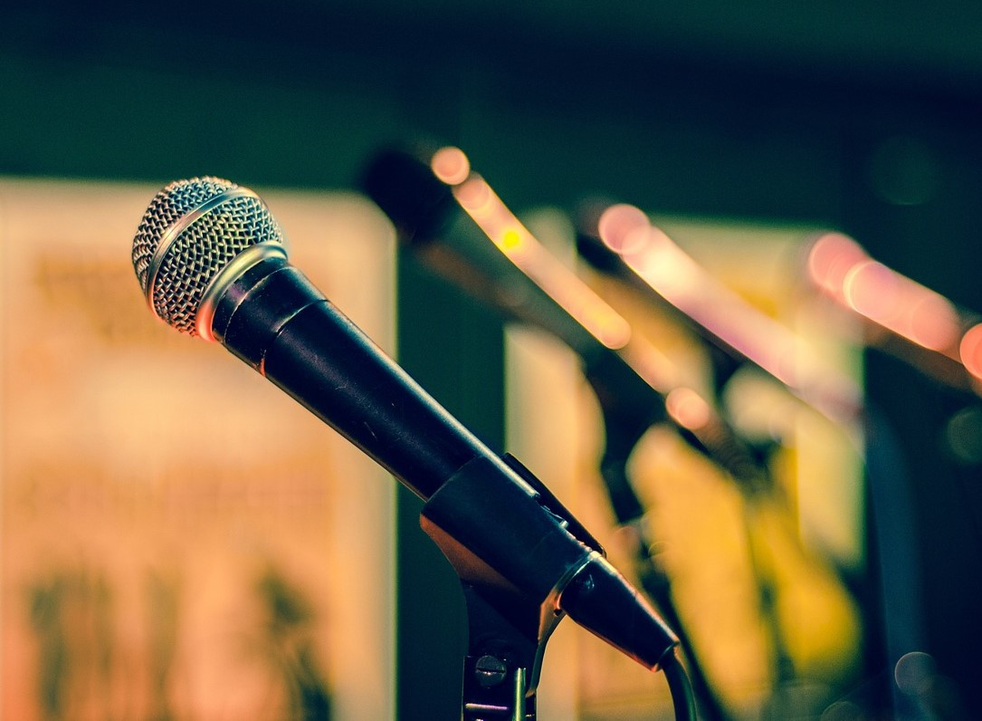 mic-1132528_1280.jpg