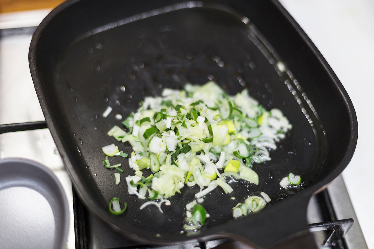 20180207-김치볶음밥_대파볶기.jpg